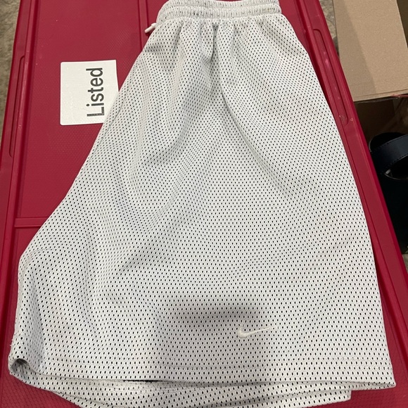 Nike White Mesh Shorts men large, comfy NWOT - Picture 9 of 9